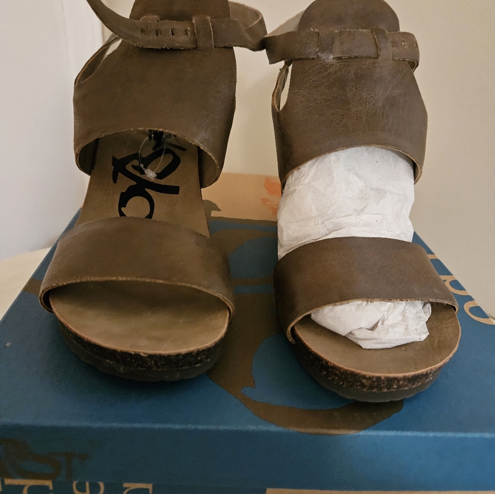 OTBT Lee Mint Sandal NIB